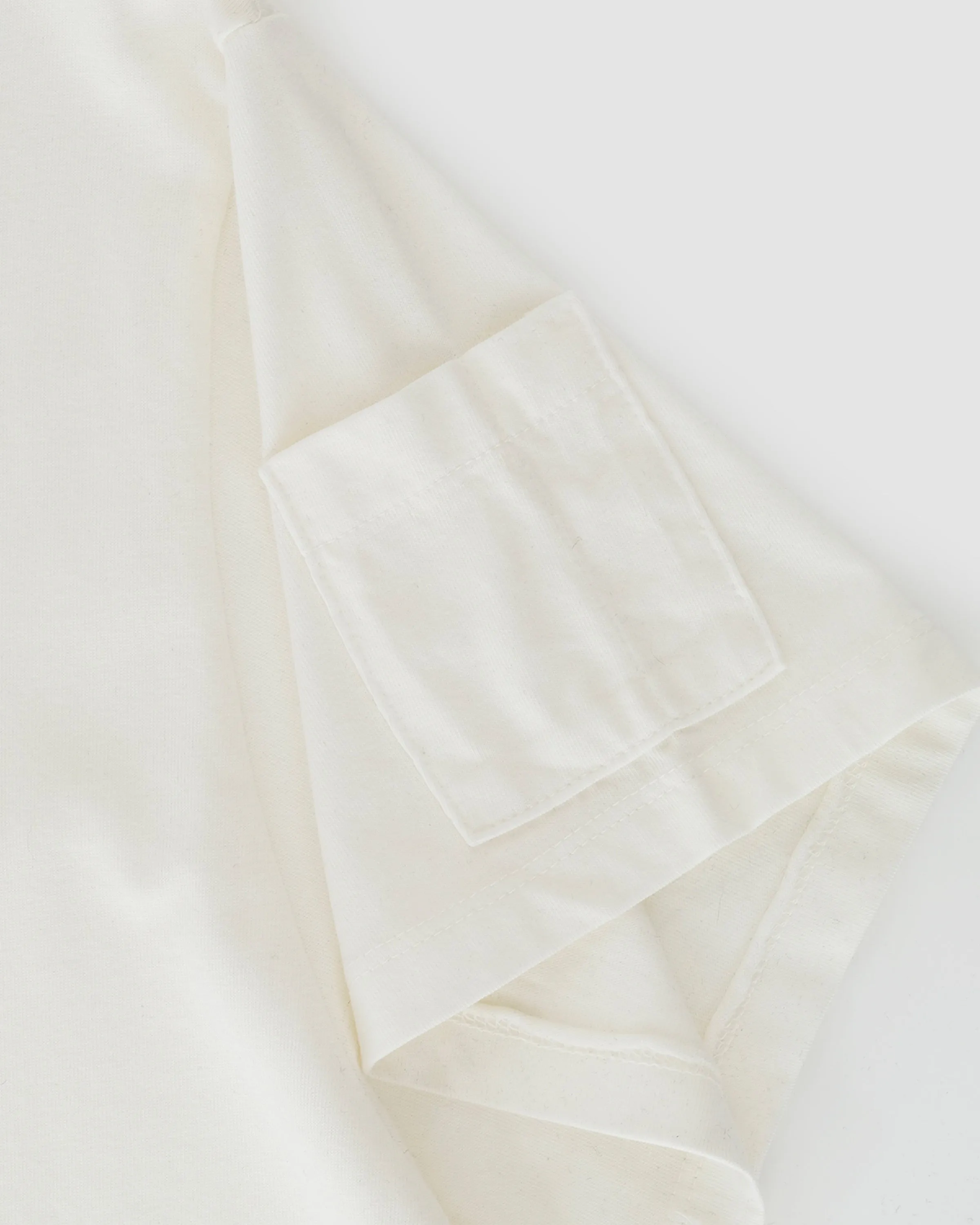 AMOR FATI CROPPED TEE