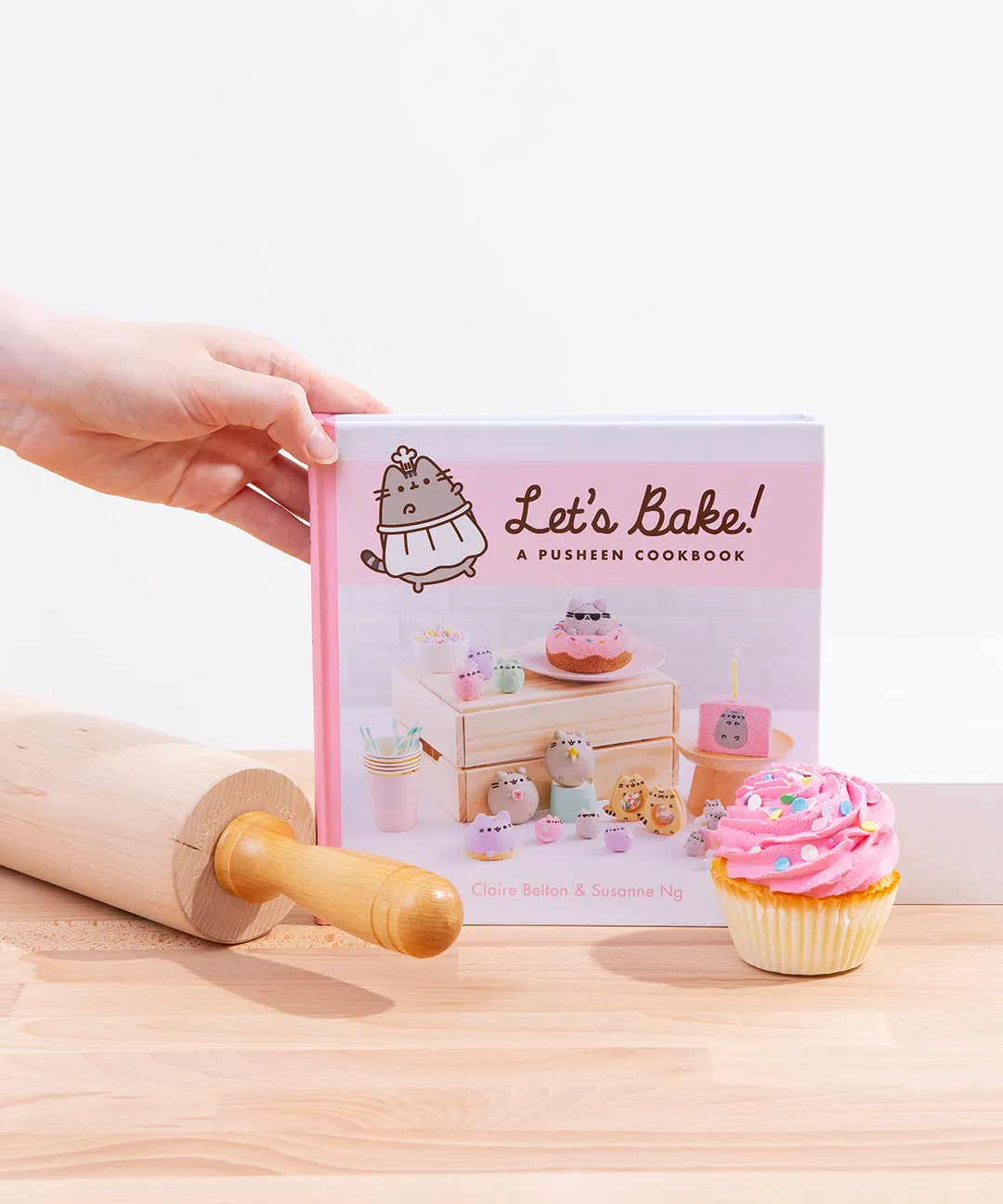Let's Bake! A Pusheen Cookbook